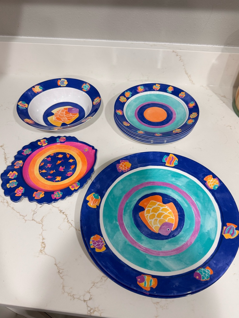 Gibson Multicolor Fish Plastic Dinnerware Set - Blue, Teal & Orange